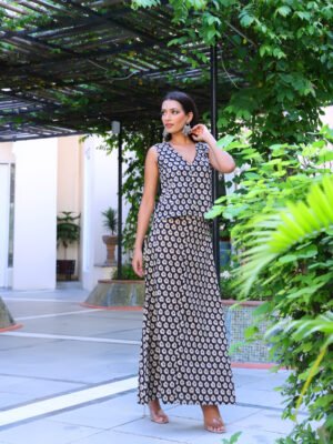 TOP AND SKIRT SET